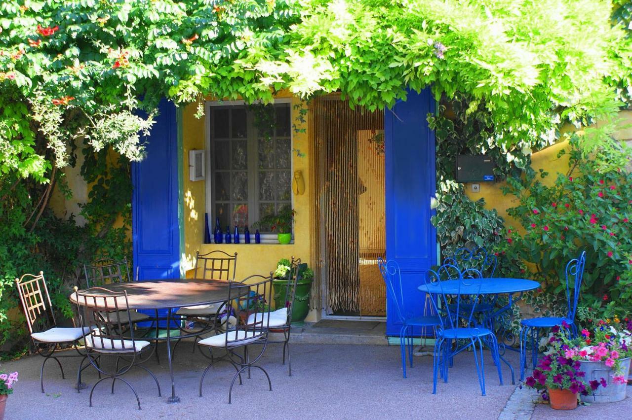 Hotel La Sarrasine Villes-sur-Auzon Exterior foto