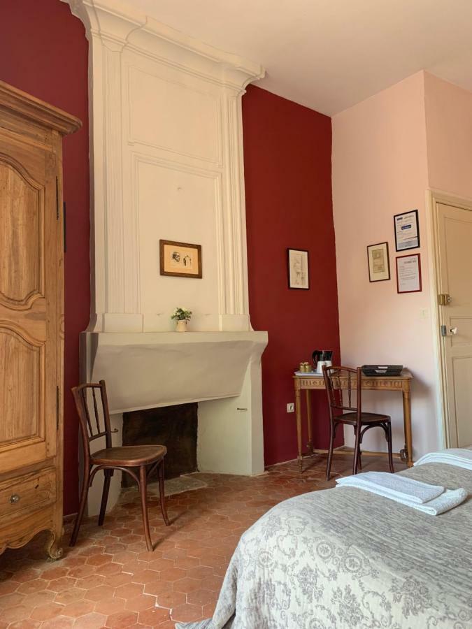 Hotel La Sarrasine Villes-sur-Auzon Exterior foto