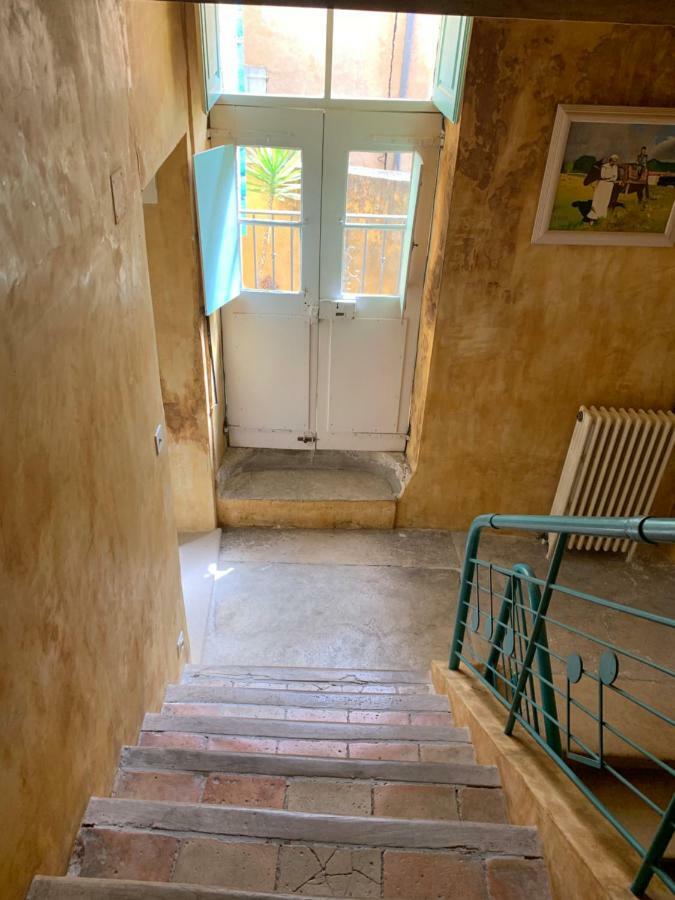 Hotel La Sarrasine Villes-sur-Auzon Exterior foto